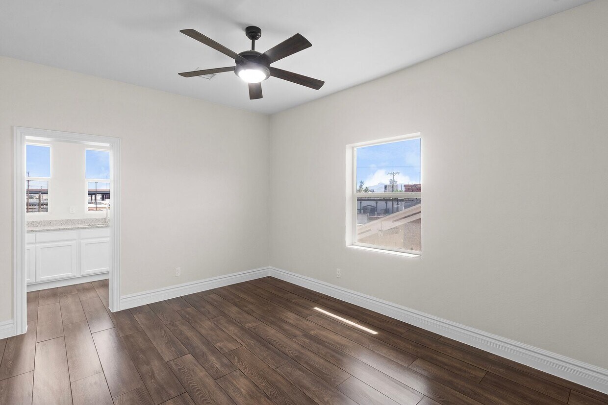 Foto principal - Fully Renovated 2BR / 1BA – Five Points | ...