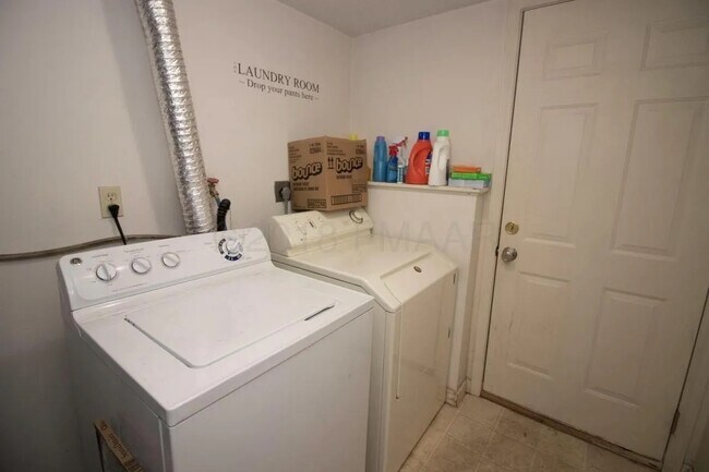 Foto del edificio - 2802-9 1/2 9 1/2 St N