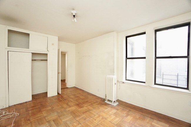 Building Photo - 610 W 164th St
