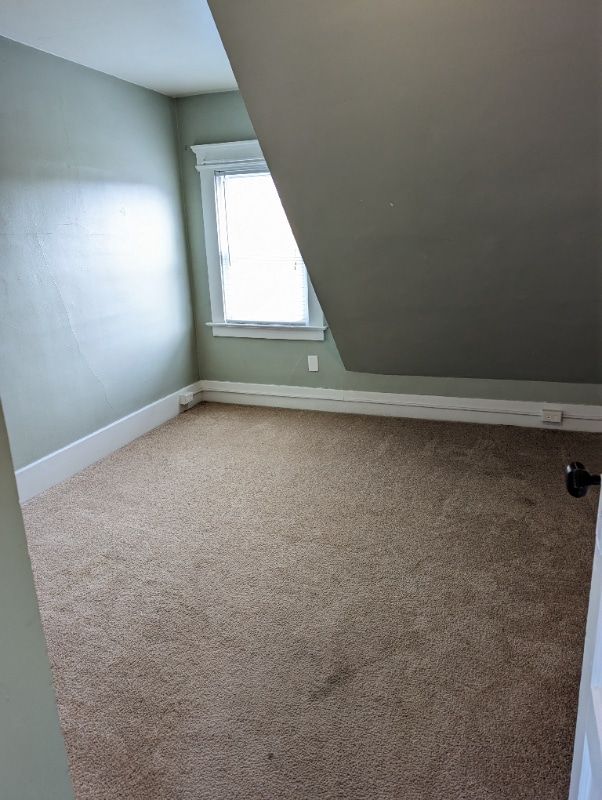 240 Gordon Ave Unit 3rd Floor, Syracuse, NY 13207 Room for Rent in