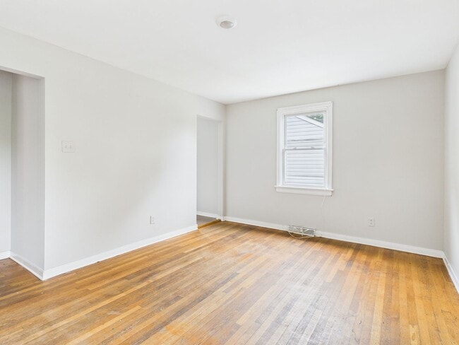 Foto del edificio - 4707 Castlewood Rd