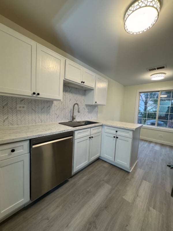 Foto del edificio - 323 Sheffield Ct