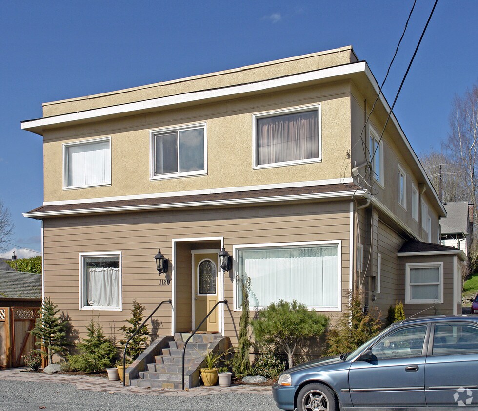 Primary Photo - 1120 State Ave NE