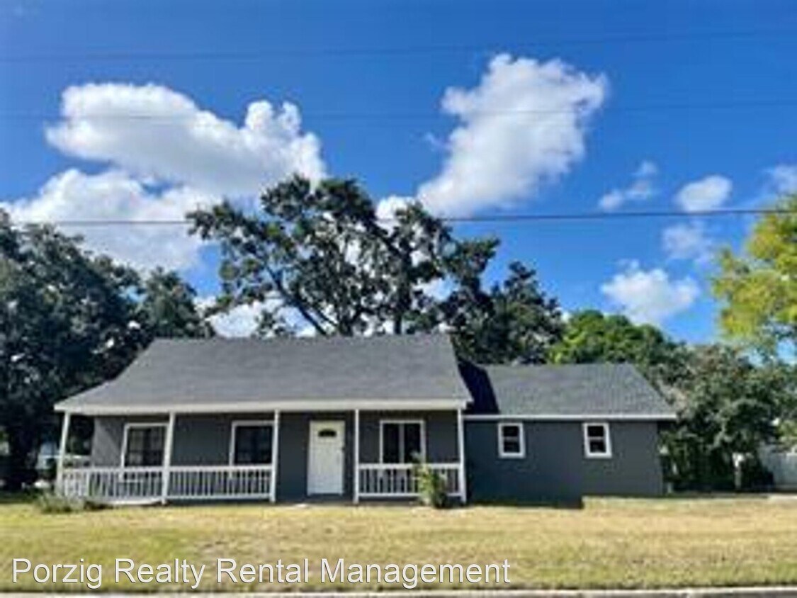4 br, 2 bath House 700 E. 7th Street House Rental in Sanford, FL