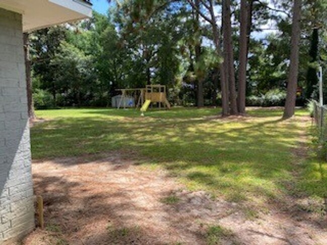 Building Photo - 1206 Seminole St