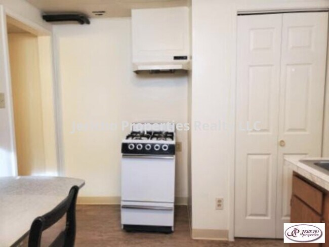 Building Photo - Renovated 1 bed-1bath Wheat Ridge Apartment