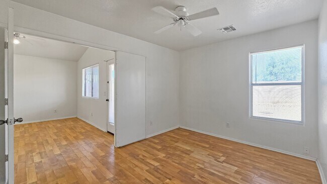 Foto del edificio - Great price for this Goodyear neighborhood!
