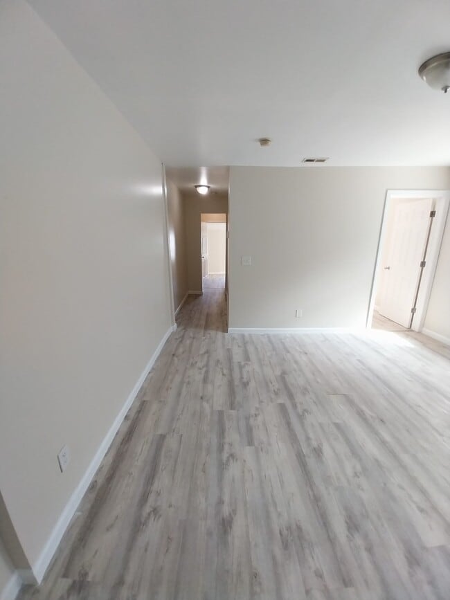 Foto del edificio - 244 E Hanover St