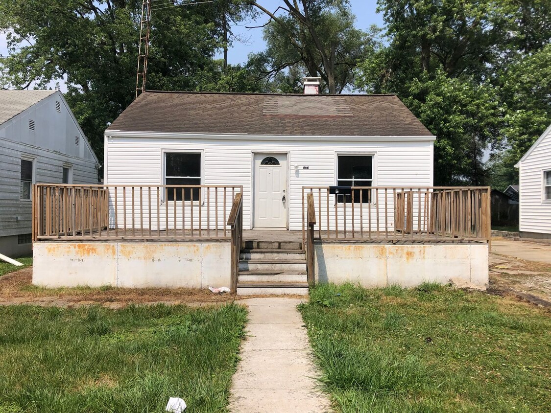 Foto principal - 2 bed 1 bath South Bend IN