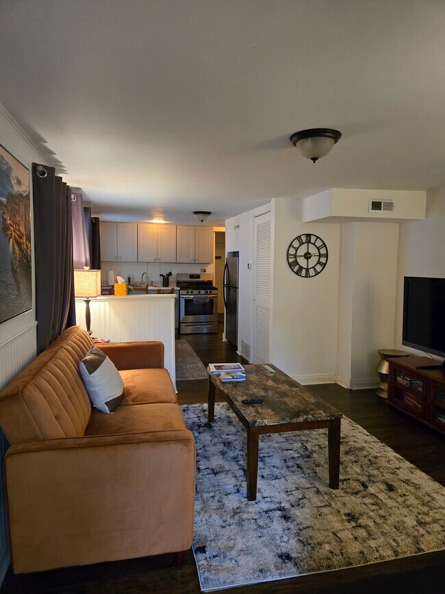 Foto del edificio - 4038 N Drake Ave
