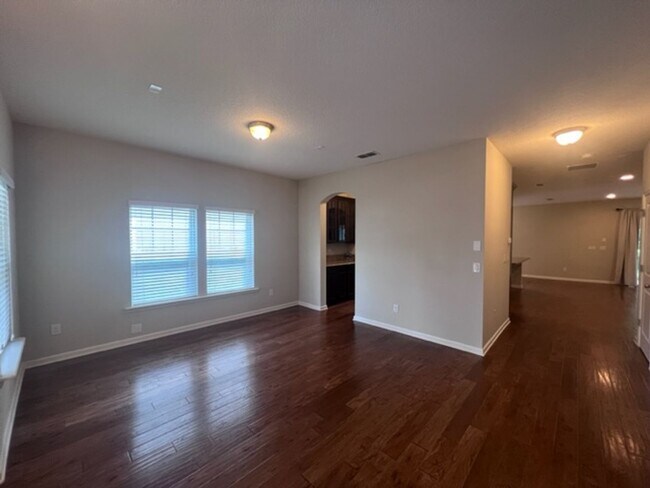 Building Photo - 37 Fernbrook Dr