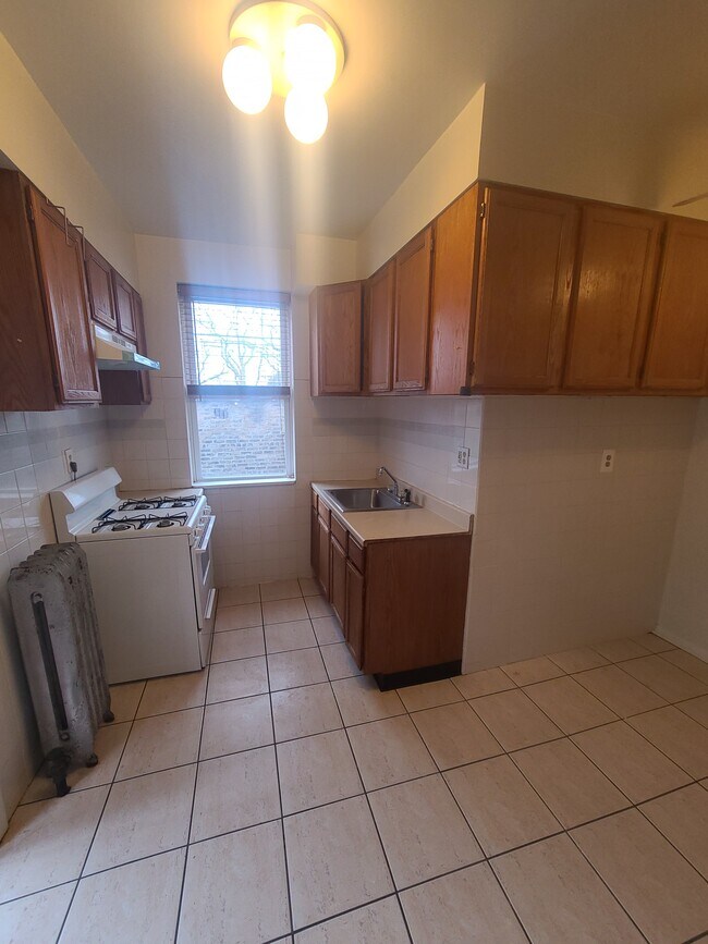 Building Photo - 4908 N Magnolia Ave