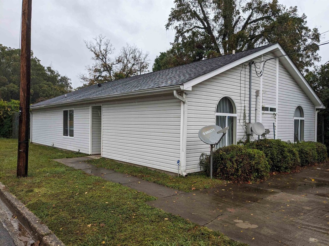 Foto principal - 728 W Brevard St