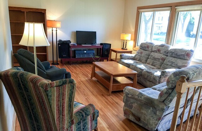 Foto del edificio - 2571 Crown Hill Ct