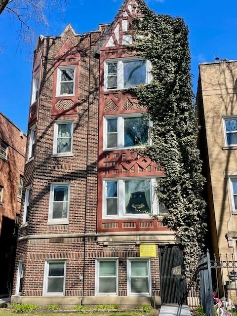 Building Photo - 2042 W Farragut Ave