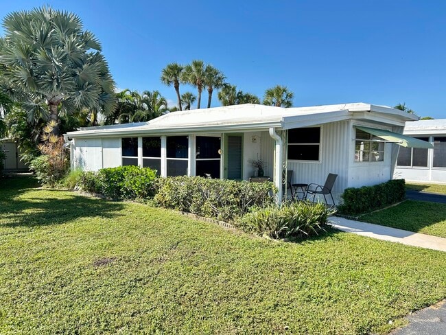 Building Photo - 425 Bougainvilla Dr