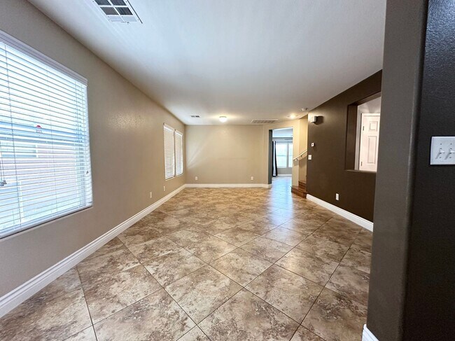 Building Photo - Wonderful 2-story single-family home