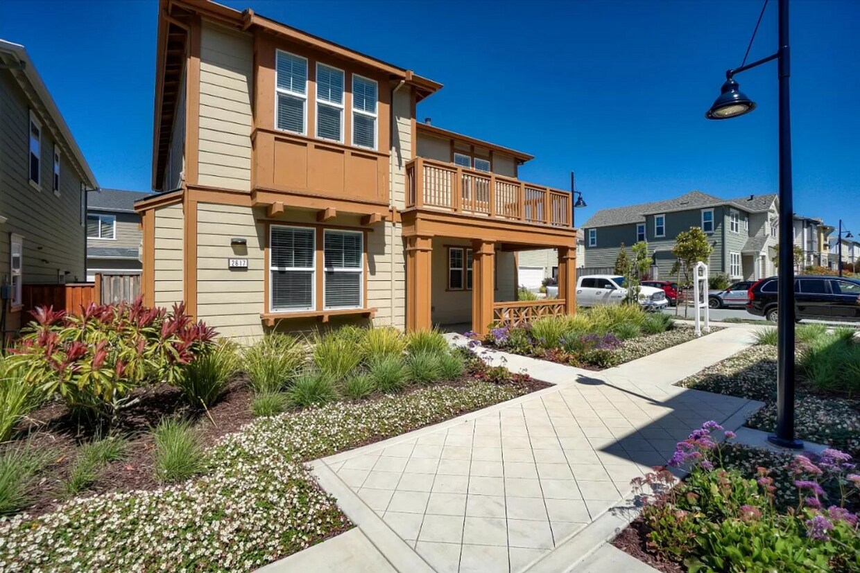 Foto principal - Beautiful 3 Bedroom Home Near Marina Dunes