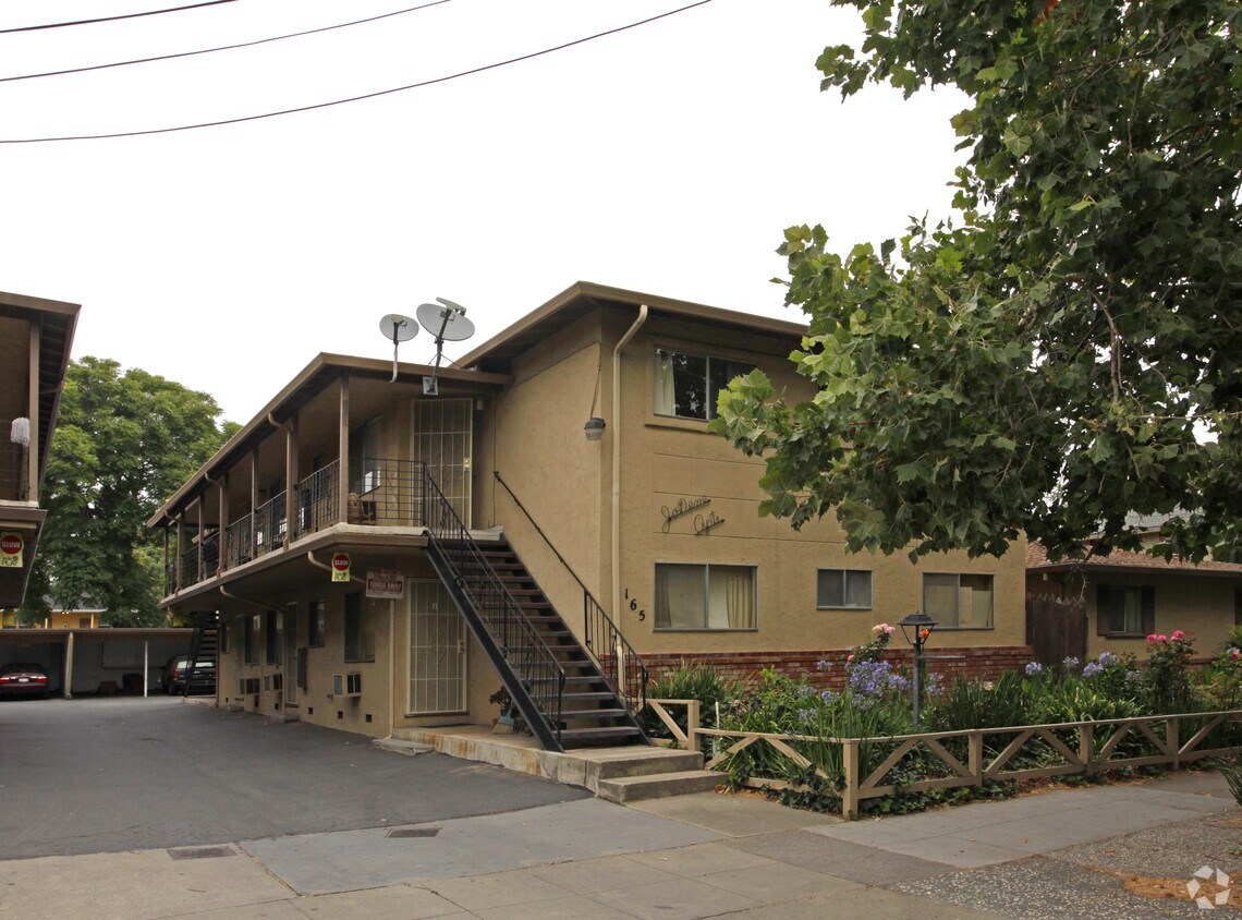 Primary Photo - GoDene Apts