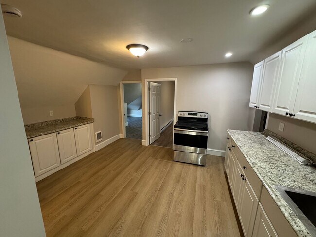 Foto del edificio - 70-72 Broadway-Unit 8