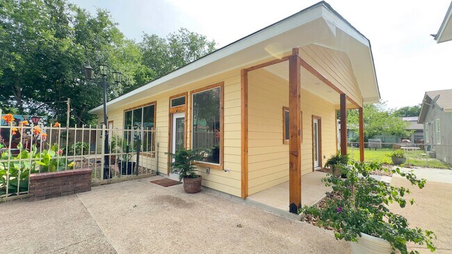 Foto del edificio - Gorgeous 1/1 Home Available for Immediate Move In!