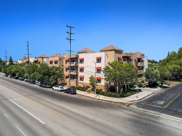 Foto principal - 9610 Zelzah Ave
