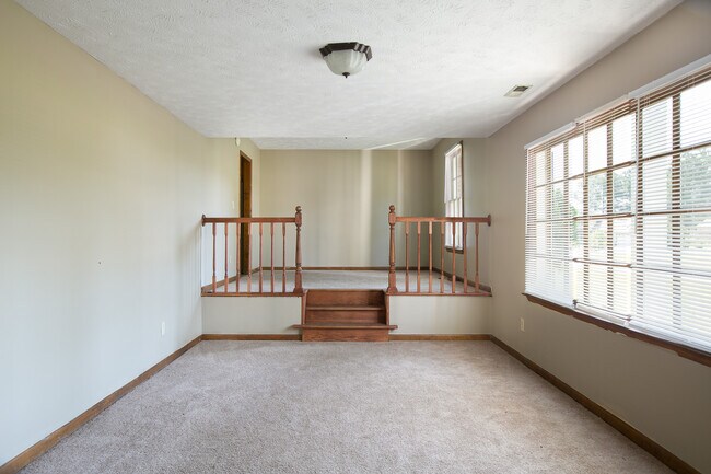 Foto del edificio - 7582 Beverly Dr