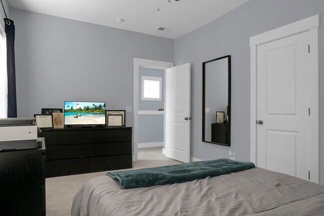 Foto del edificio - 337 Watergrass St