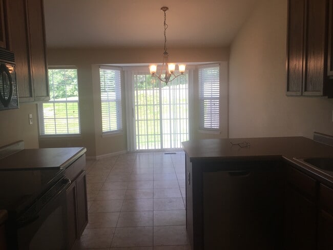 cocina comedor - 615 Grayhawk Cir