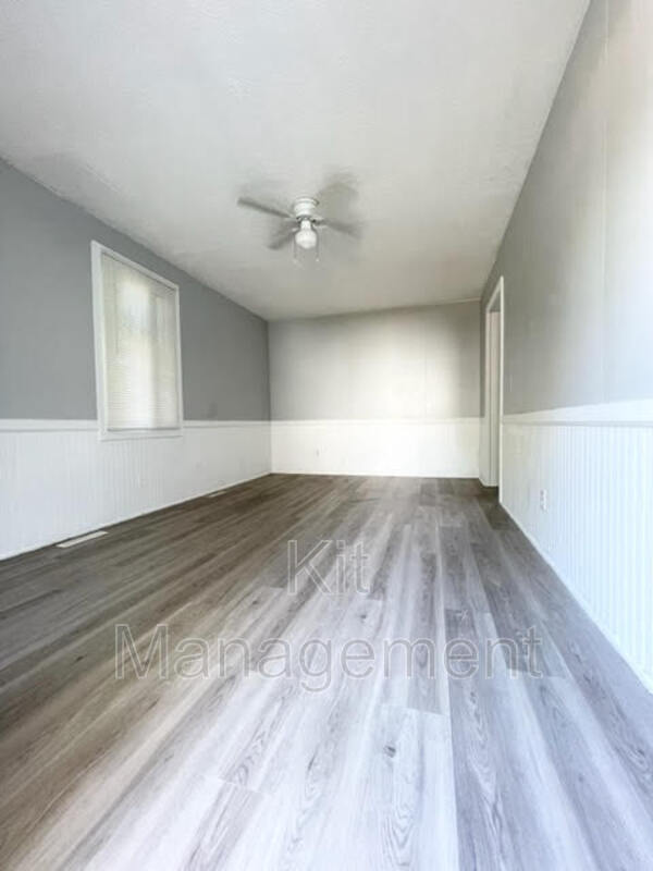 Building Photo - 924 Dryden Dr