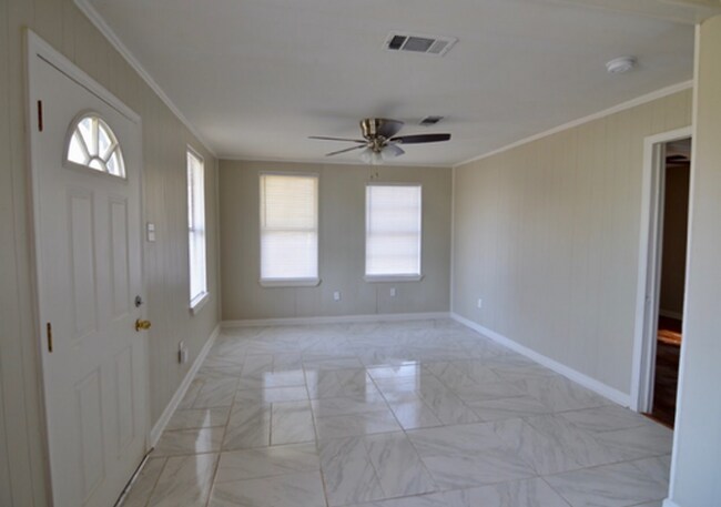 Foto del edificio - 4378 Dawson Dr