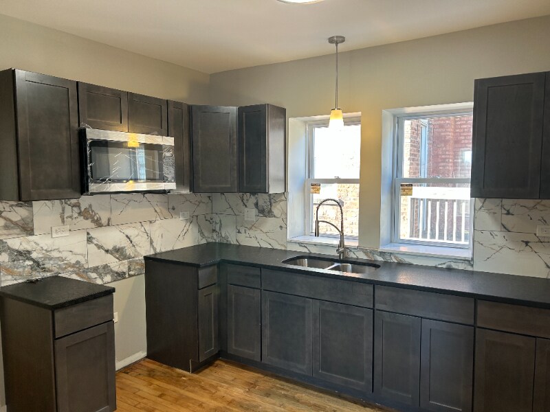 Foto del edificio - 1526 E 73rd St