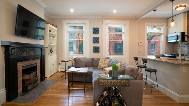 Building Photo - 5 Melrose St