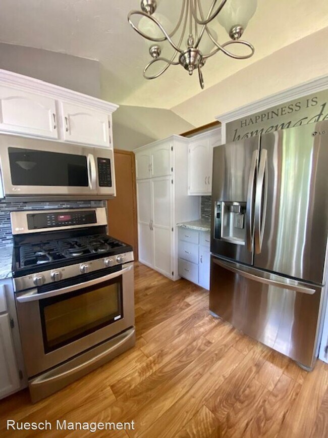 Building Photo - 3 br, 1.5 bath House - 2490 Garden Park Te...