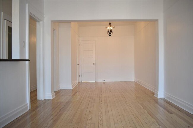 Building Photo - 427 Fenimore St