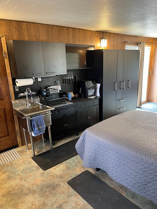 Foto del edificio - 1223 Parkhill Dr