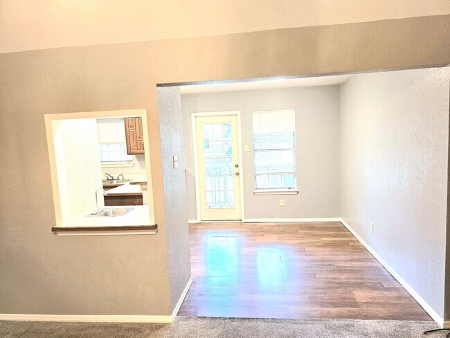 Building Photo - 3833 Kimberly Dr