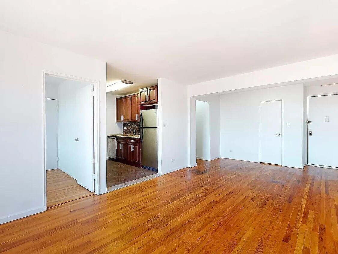 Photo - 2640 Marion Avenue