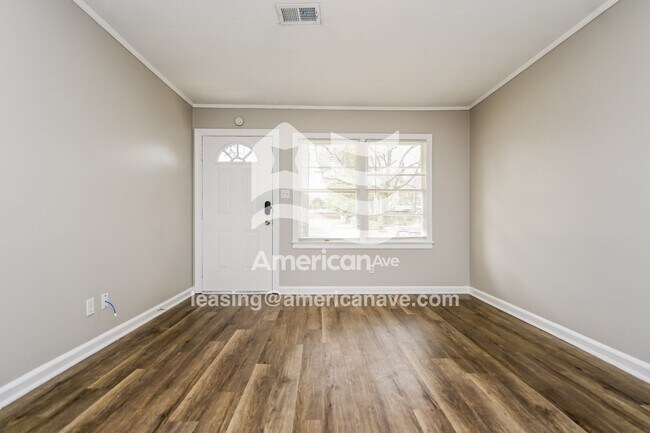 Foto del edificio - 114 Ravenwood Way