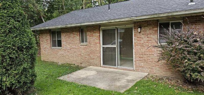 Building Photo - 1270 Overbrook Dr