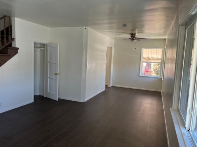 Building Photo - 8935 Santa Fe Ave