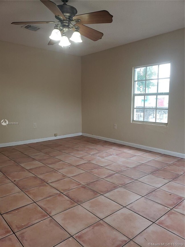Foto del edificio - 715 NW 116th Terrace