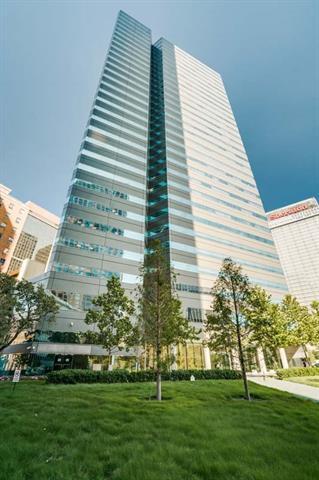 Foto del edificio - 350 North St. Paul Street