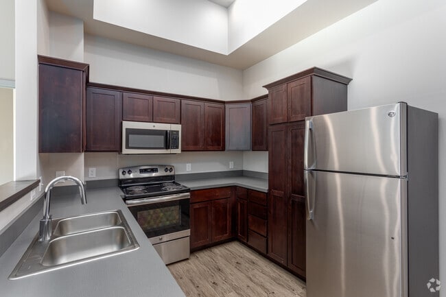 2BR, 2BA - 1,060SF - Spanish Peak Apartments