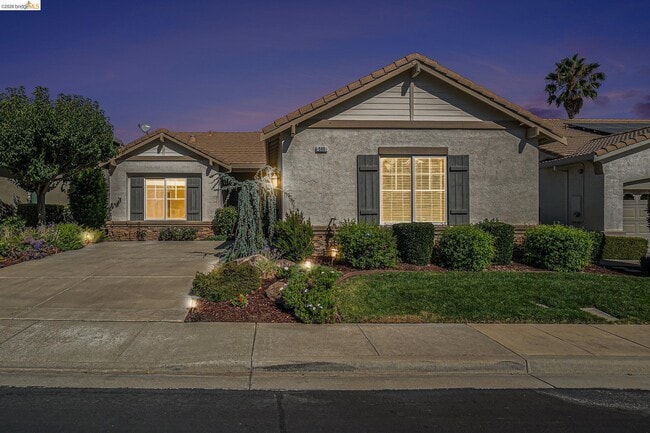 Building Photo - 599 Pomona Dr