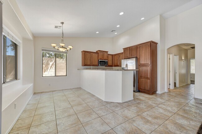Foto del edificio - 8962 W Grovers Ave