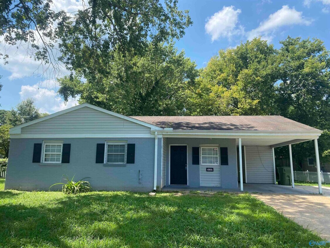 Foto principal - 4801 Padgett Dr