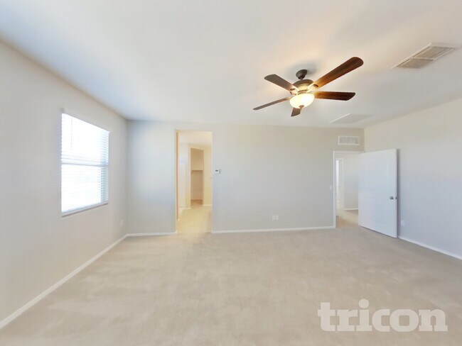 Foto del edificio - 5250 E Wallace Wy