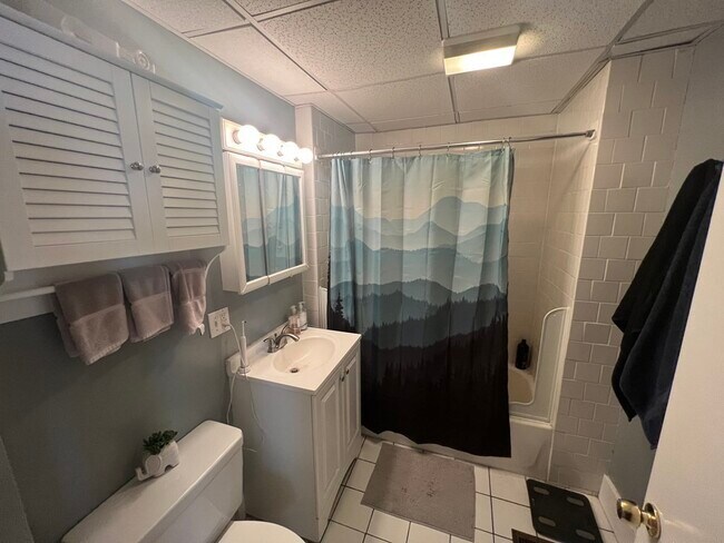 Foto del edificio - 24 Ellington Rd