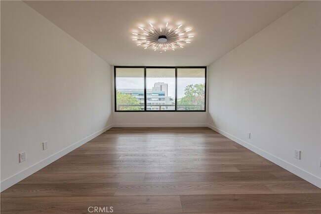 Foto del edificio - 121 S Hope St